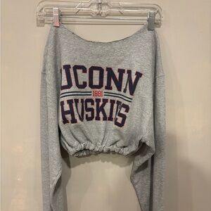 UConn Huskies Woman’s Gray Sweatshirt
